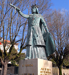 Monumento a D. Teresa